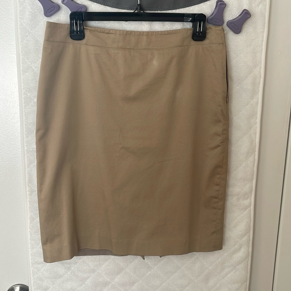 Jones of NY tan skirt